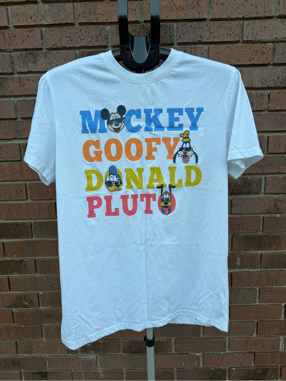 Disney Mickey & Friends Embroidered Tee T Shirt White Donald Pluto Goofy Small